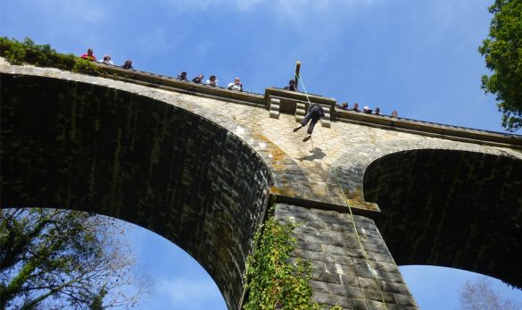 Descente en rappel en Bretagne