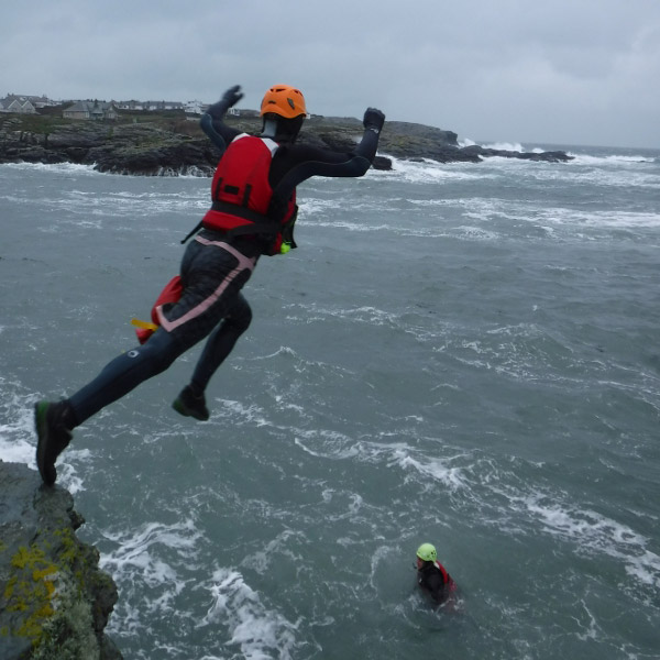 Coasteering en Bretagne